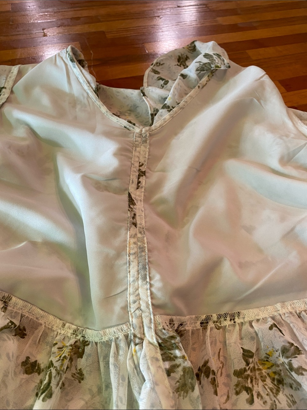 Floral Ruffle Top - Picture 6 of 7